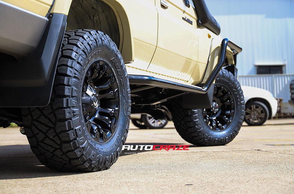 TOYOTA LANDCRUSIER VAPOR MATTE BLACK